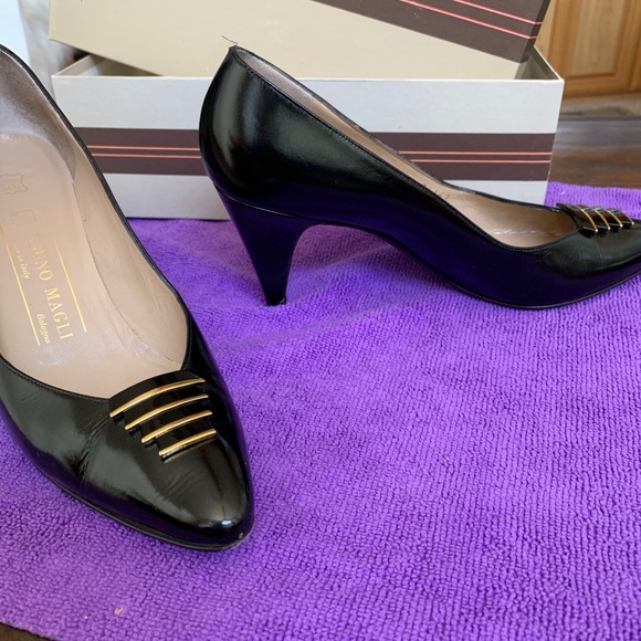 Vintage Bruno Magli Heels Bl patent/ Gold  7A/AA - Picture 6 of 7